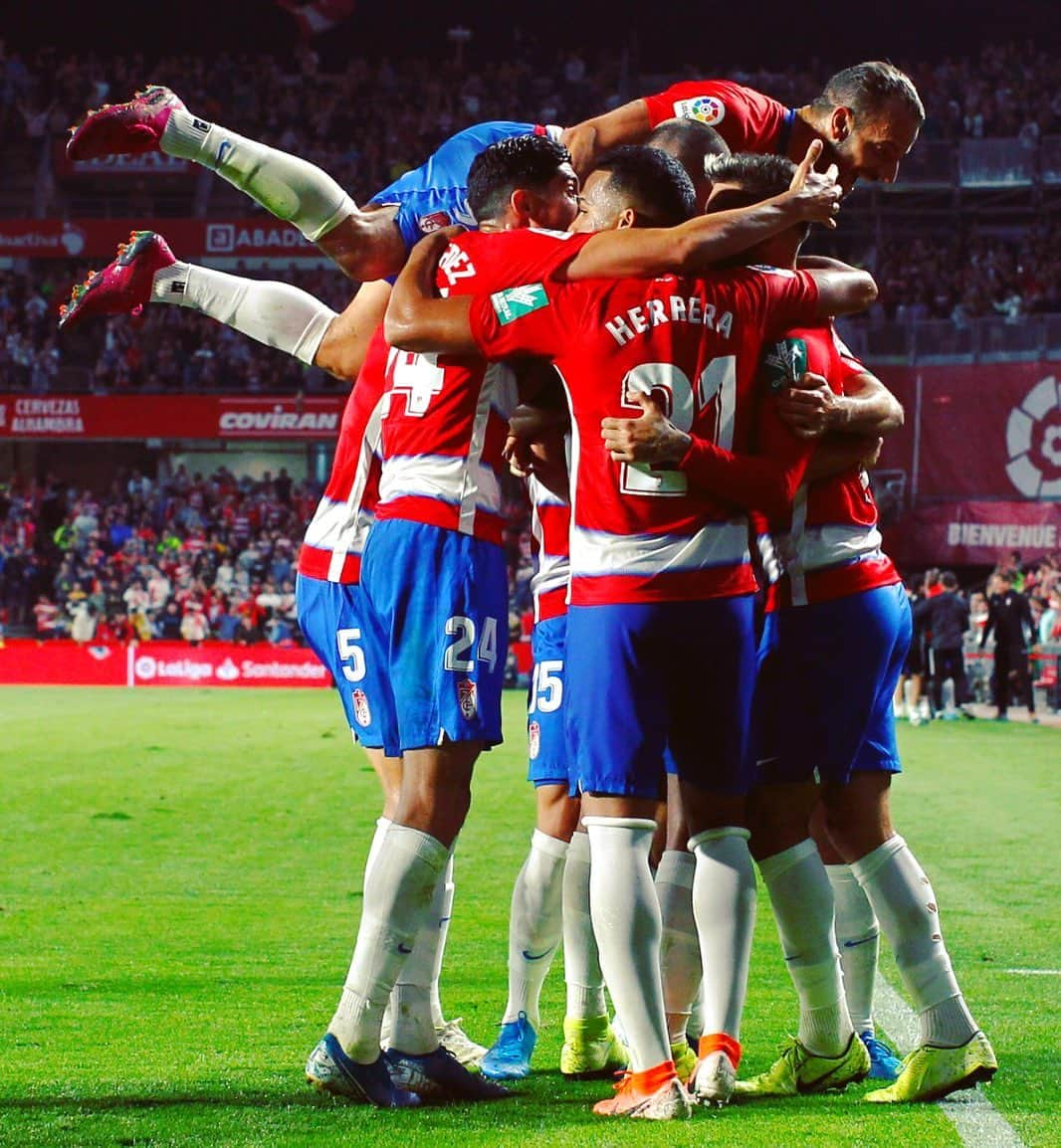 LFPさんのインスタグラム写真 - (LFPInstagram)「FLY @granadacf, FLY! 🔥 • #LaLiga #LaLigaSantander #Granada #Football #Goals」10月19日 5時53分 - laliga