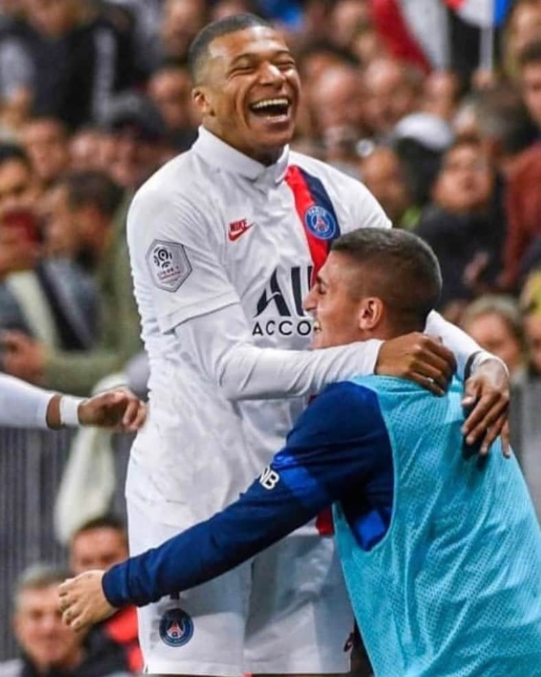 マルコ・ヴェッラッティのインスタグラム：「A vous de commenter 😂 @k.mbappe」