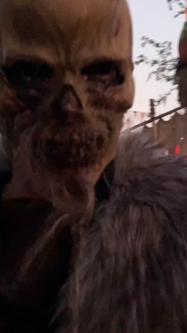 Mia Diazのインスタグラム：「So much fun attending Horror Nights Orlando this year .  Enjoy the video .」