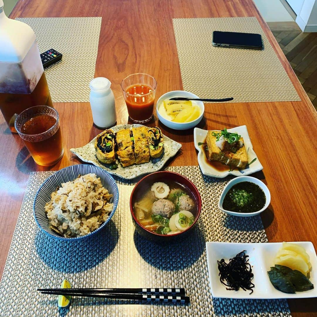 金村義明さんのインスタグラム写真 - (金村義明Instagram)「#朝食#松茸ご飯＆つみれ汁#黒豆玉子焼き#超超超劇うままままままし#アロン#トイプードルの姿をした孫#関西テレビへ#ウラマヨ！#収録へ」10月19日 8時33分 - yoshiaki_kanemura