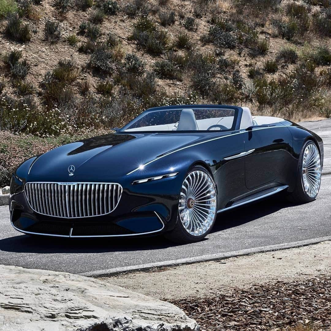 メルセデス・ベンツさんのインスタグラム写真 - (メルセデス・ベンツInstagram)「A revelation of our ultimate in luxury. Our Vision Mercedes-Maybach 6 Cabriolet. Enjoy your weekend! 😉 For more design content follow our Chief Design Officer @Gorden.Wagener!  #MercedesMaybach #VisionCar #MaybachCabriolet #Cabriolet #MBdesign #ultimateluxury #sensualpurity」10月19日 18時30分 - mercedesbenz