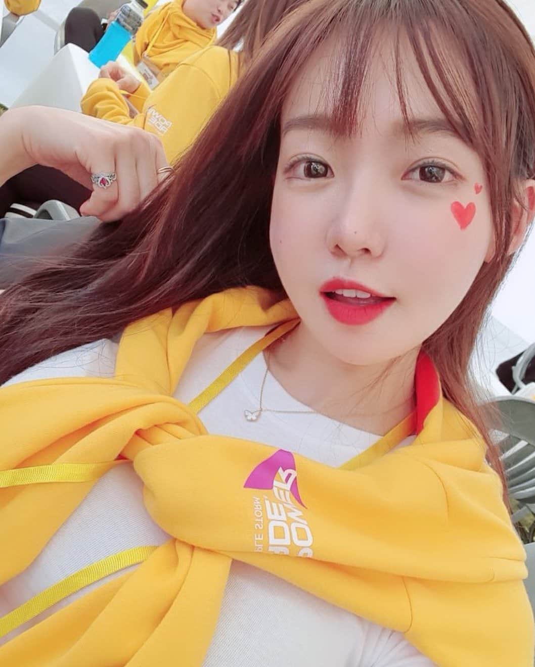 ウンソルさんのインスタグラム写真 - (ウンソルInstagram)「너무나 즐거웠던 체육대회❤️ 대학생으로 돌아간거 같아 죠았따...😂」10月19日 18時39分 - taylanofficialx