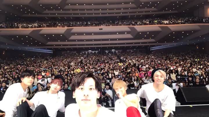 岩岡徹のインスタグラム：「神奈川公演2日目‼︎ ありがとうございました🌃  #da_ice #besttour #神奈川」