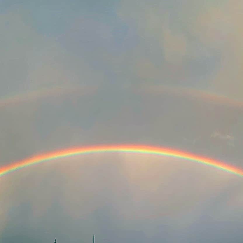 上野水香さんのインスタグラム写真 - (上野水香Instagram)「二重の#虹 に出会いました🌈 #吉兆 なので、皆さまにもお裾分け💕 The lucky sign, I met double rainbow today 🌈🌈」10月19日 19時09分 - mizukaueno