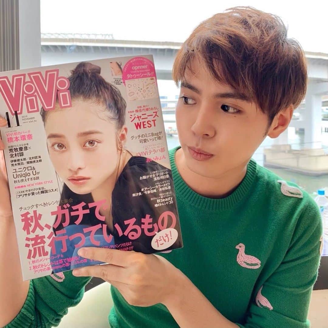 のインスタグラム：「‪＼寄さん っっ👀‼️見つけちゃったかんなっっ⁉✨✨／ ‬﻿ ﻿ ‪橋本環奈さん表紙のViVi📙は絶賛発売中❣️ ‬﻿ ‪﻿ ﻿ ViViに会いに来てよ 💓 ‬﻿ ﻿ ﻿ #ViViに会いに来てよ #午前0時キスしに来てよ﻿ ‪#映画0キス #12月6日公開  #0キス #0kiss #ゼロキス #寄さん #片寄涼太 #GENERATIONS #ldh ﻿ ‬#橋本環奈﻿ #寄さん取材日 ﻿ #まだしーックレット取材🤫 #この後寄さんが環奈さんの表情をマネした事はしーッくれっと🤭」