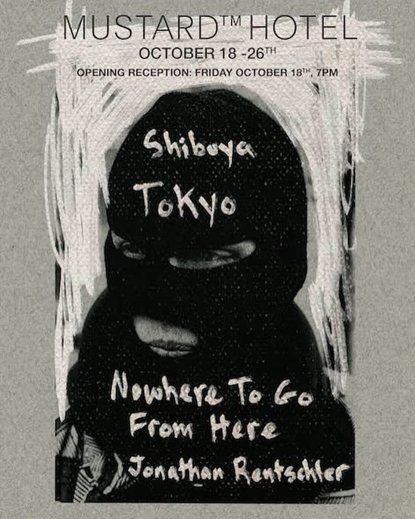 クーピーのインスタグラム：「Posted @withrepost • @mustardhotel Jonathan Rentschler Nowhere To Go From Here Mustard Hotel, Shibuya, Tokyo October 18-26th, 2019 Opening Reception: Friday October 18th 7pm-10pm  @mustardhotel  渋谷ブリッジ B棟, 1-chōme-29-3 Higashi, Shibuya City, Tōkyō-to 150-0011, Japan  About the Exhibition Displaying both large format pigment prints and hundreds of Xerox prints in the form of collages, Nowhere To Go From Here, Rentschler’s first solo exhibition in Japan, showcases his very personal approach to photography, developed in part from always carrying a small point-and-shoot camera with him. As one continuous body of work, the exhibit spans the 4 years he spent at LOVE Park in Philadelphia as a local, as well as the time after the plaza’s redevelopment in 2016, and a broad range of people and places he has come upon during his travels and his relocation to New York in 2018. Through the vast array of images, which include skaters, police, friends, fights, injuries, paraphernalia, outcasts, and so on, reoccurring themes of a life lived on the fringe of society become apparent. . Tokyo @mustardhotel Kobe @shelterskatekobe  LOVE JONATHAN RENTSCHLER  LOVEパークの最後の世代からLOVEパーク崩壊までを描いた写真集。  LOVE JONATHAN RENTSCHLER  LOVEパークの最後の世代を追いかけ、LOVEパーク崩壊までの3年間、LOVEパークに集まる人々と警察や行政との対立を描いてます。 2016年2月には、1600万ドルかかった改修が始まり、スケーター達はLOVEパークから追放されました。 しかし、スケーター達は壊されていくLOVEパークに忍び込み滑り続けました。 そんなLOVEパークの最後までの物語を描いています。  LOVE PARK： 本当の名はジョン・エフ・ケネディ プラザ (1965年～2016年)、フィラデルフィアの中心部にある。 建築家のVINCENT KLING (ビンセント・クリン)が設計され、都市計画者のEDMUND BACON (エドマンド・ベーコン)が実装させた。 スケートのための構造ではなかったのですが、スムースなフラット、そしてレッジやステアなどの使い道を知ったスケーターたちが1980年から滑り始めた。 90年代ではのビデオなどのメディアのおかげで世界中でスケートスポットとして認知され始めました。 現在はスケートのランドマークとして思い出されるようにまでなった。  #jonathanrentschler #lovepark #marksuciu #sabotage #shelterdistribution #mustardhotelshibuya #shelterskatekobe.」