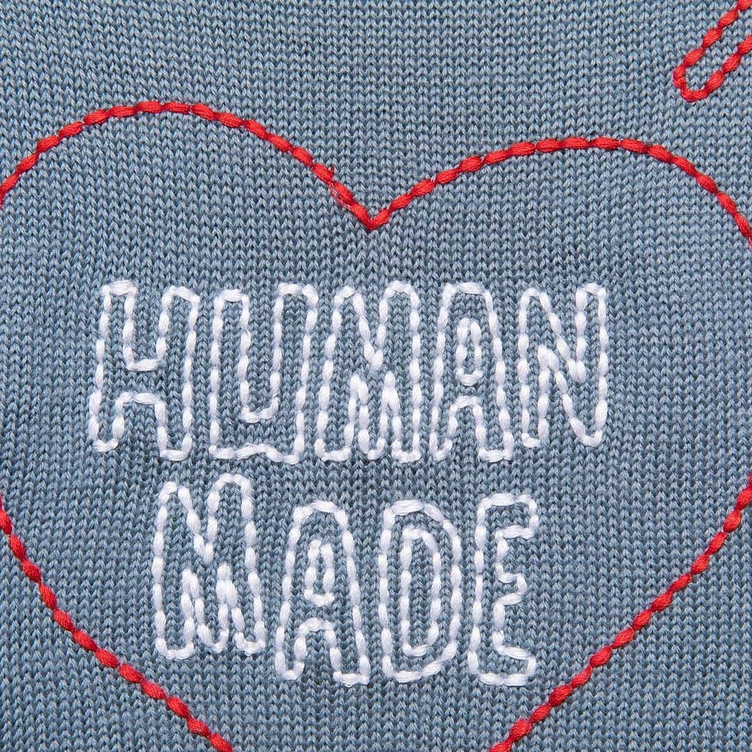 HUMAN MADEさんのインスタグラム写真 - (HUMAN MADEInstagram)「"KNIT" now available in store and online. www.humanmade.jp  ハートマークが特徴のボートネックニットです。ネックラインやアーム、裾は編み地を変えるなどデザインがユニークな一枚です。 Boat neck knit with heart logo. Available in two colors.」10月19日 11時19分 - humanmade