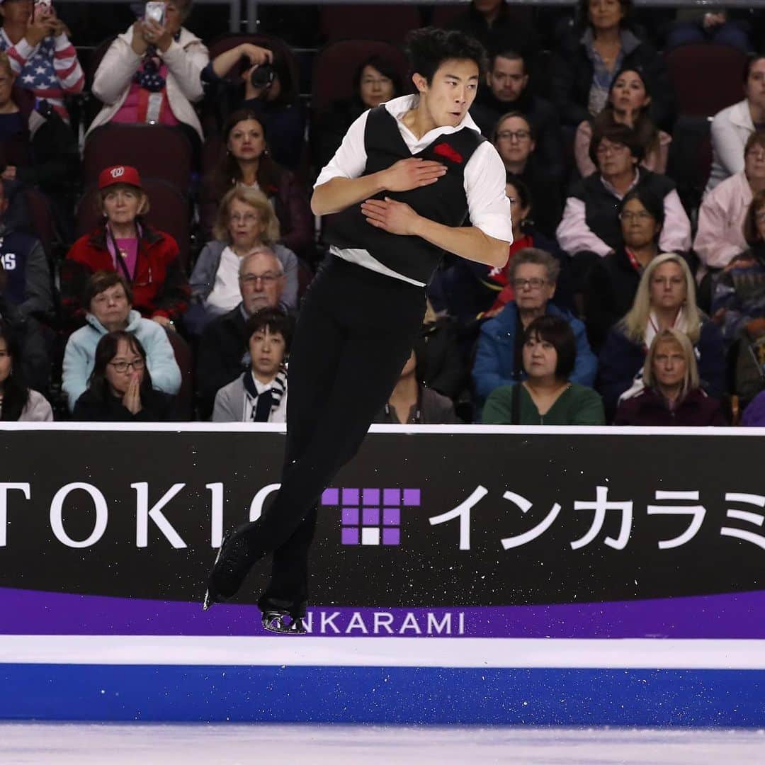 ISUグランプリシリーズさんのインスタグラム写真 - (ISUグランプリシリーズInstagram)「Hang time! Nathan Chen 🇺🇸goes for his third #SkateAmerica title as he tops the standings after the Short Program followed by Dmitri Aliev 🇷🇺 and Keegan Messing 🇨🇦 #GPFigure #FigureSkating」10月19日 11時43分 - isufigureskating_x