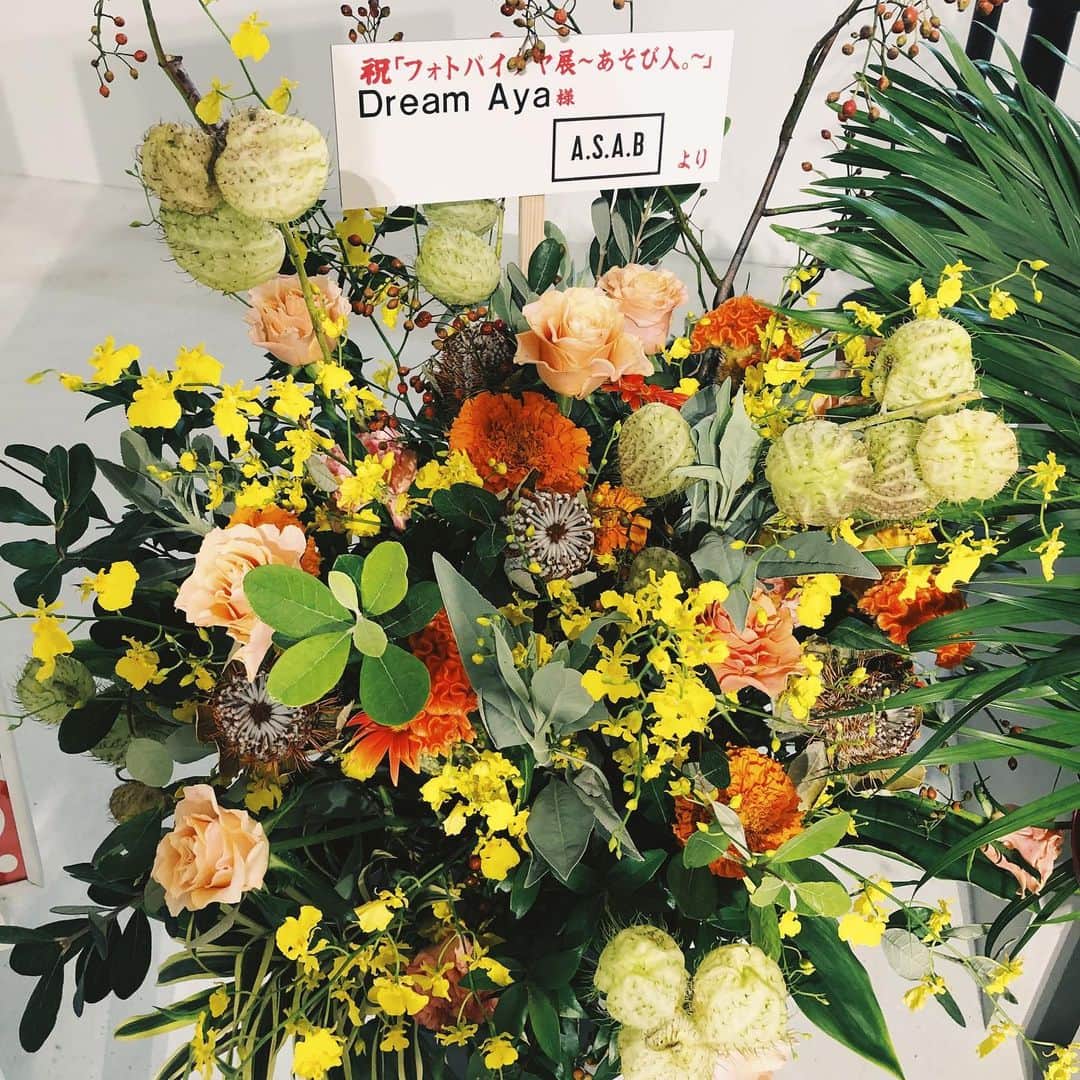 Aya（高本彩）さんのインスタグラム写真 - (Aya（高本彩）Instagram)「「フォトバイアヤ展〜あそび人。〜」のレセプションに来てくれたみんな❤️その5❤️ #うのちゃんサプライズ登場！ #皆さんからお花も😭 #本当にありがとうございます😭。。」10月19日 11時52分 - aya_dream04