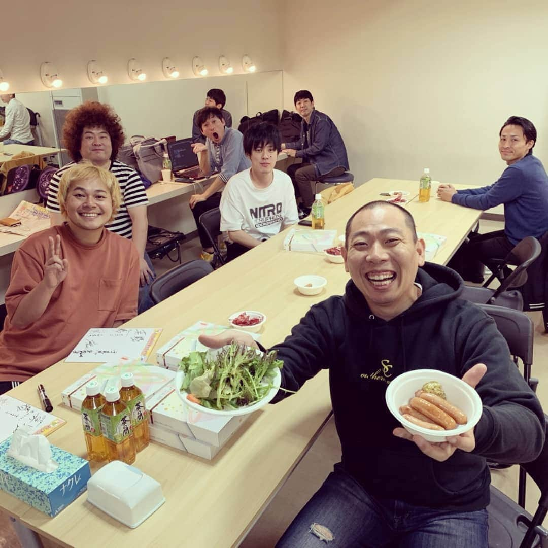 松本康太さんのインスタグラム写真 - (松本康太Instagram)「『プリマハムよしもとお笑い貸切ライブ』in 盛岡 ♪ 楽屋にプリマハムさんから「香薫」の差し入れ(*^^*) ジューシーで美味しいのです♪  #プリマハム #香薫 #プリマハムよしもとライブ #岩手県 #盛岡 #盛岡市民文化ホール #お笑いライブ #吉本興業 #レギュラー松本 #あるある探検隊」10月19日 12時39分 - aruarutankentai.matsumoto