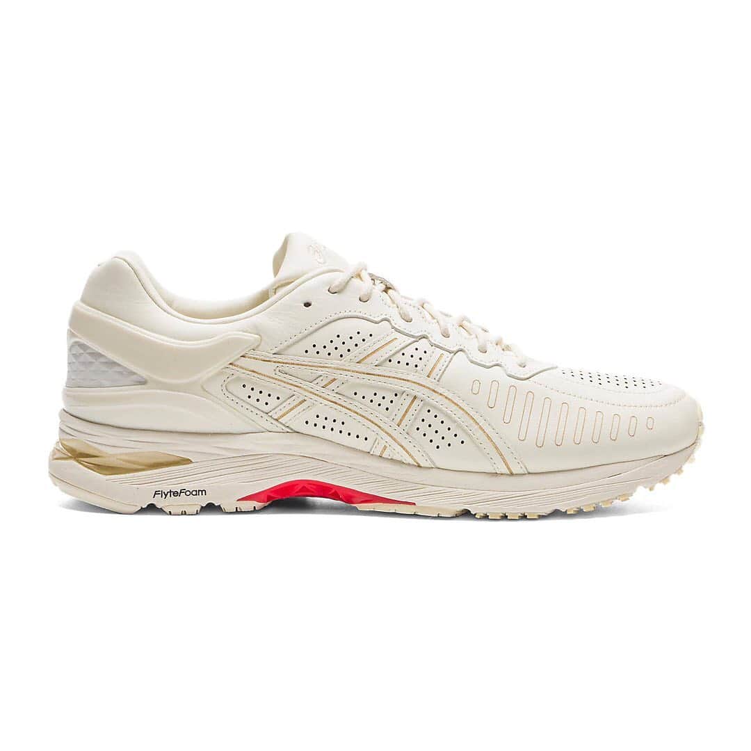 HYPEBEASTさんのインスタグラム写真 - (HYPEBEASTInstagram)「@hypebeastkicks: @asics has given its GEL-Kayano 25, Metarun SPS, and GEL-Kinsei models lavish makeovers for a new “Japan Collection.” Swipe to check out the elegant leather takes on the high-performance running silhouettes. The pack is available now at @asics_japan's website.⁠⠀ Photo: ASICS Japan⁠⠀」10月19日 12時52分 - hypebeast