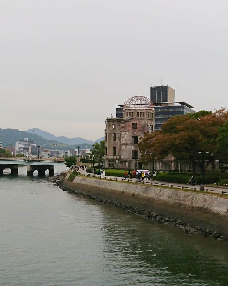 ニッチロー'さんのインスタグラム写真 - (ニッチロー'Instagram)「日本人として、人間としていかなくてはいけない場所。  #原爆ドーム  #広島 #atomicbombdome  #hiroshima」10月19日 13時19分 - nicchiro5.1