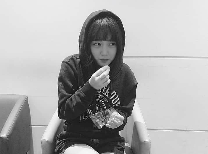 渡辺優奈さんのインスタグラム写真 - (渡辺優奈Instagram)「「お菓子ばっか食べるから太るんや。」 でもお菓子おいしいよね。🤤」10月19日 13時22分 - una__0106_