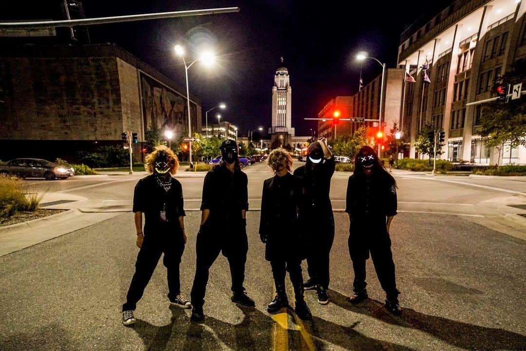 のインスタグラム：「Definitely felt the love tonight in Lincoln!  Thank you!! #HYDELIVE2019US #DIVISIONS2019 #Lincoln #STARSET #PALISADES #ABRILLIANTLIE」