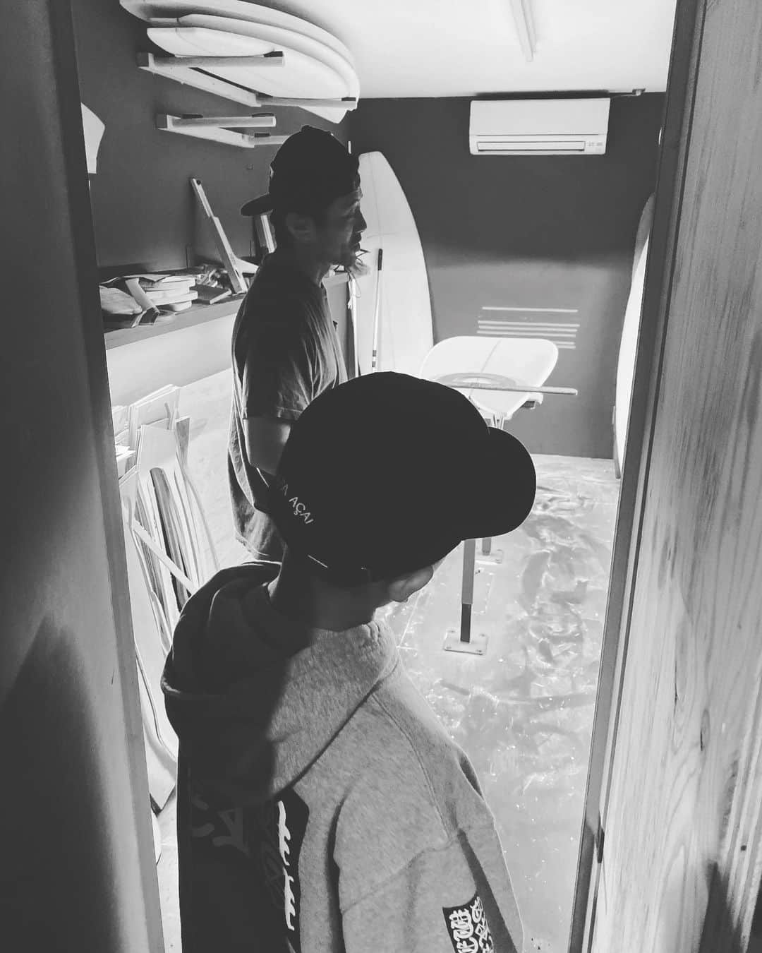 佐々木明さんのインスタグラム写真 - (佐々木明Instagram)「Experience time. 乗り物がどうやって出来るのか。 お父さんのお友達がどんな人達なのか。 #hydroworks #kamakura #七里ヶ浜　#鎌倉」10月19日 19時39分 - akiraexploring