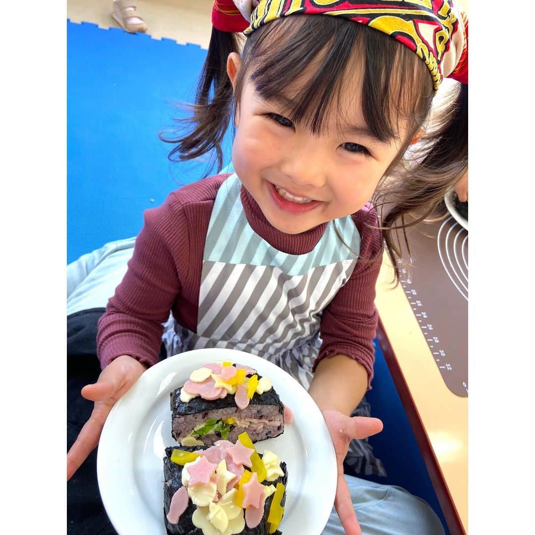望月みささんのインスタグラム写真 - (望月みさInstagram)「仲良し親子に誘ってもらって、お米を学んでお米を知り、調理して味わうところまで体験できるイベントに行ってきました🍙✨ なのちゃんと久しぶりの2人の時間、楽しかったね❤️ ・ #nanohamiyata #3歳5ヶ月 #長女 #2歳差姉妹 #❤️」10月19日 14時20分 - mochizuki.misa