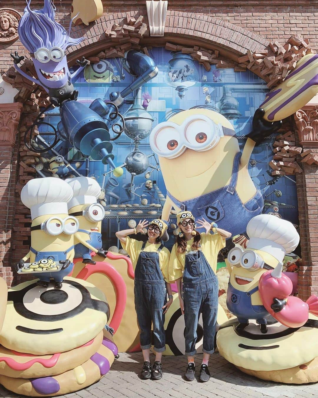 舞雛かのんさんのインスタグラム写真 - (舞雛かのんInstagram)「🍌🍌🍌 minions. . 先日久しぶりにUSJに. 思い出せないくらい前に行った以来だったので、 ほぼ初めて‪‪って感じ‪‪👀✨. . ゆめさん(夢月せらさん)が、 沢山楽しめるようにって素敵なプランを考えて、 リードして下さったお陰でたっぷり堪能出来ました‪‪❤︎‬. ハロウィンのダンスも覚えて、踊れて楽しかったー♪. 本当にありがとうございました‪‪❤︎‬. . #usj #minions  #ホグワーツ城に感動 #ハリーポッター大好きなんです #昔弟とハリーポッターごっこしてたww #また行きたいなー❤️」10月19日 15時02分 - mizho_601