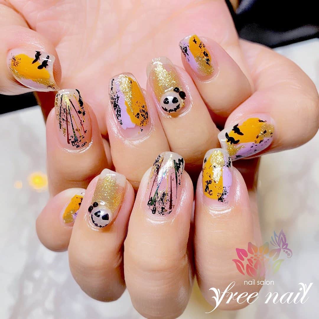 free nail フリーネイルのインスタグラム：「. ハロウィンネイル💅🏻🎃✨ . 楽しい季節ネイル👻🕸 . ネイルで毎日を楽しく😊🍀 . ご来店ありがとうございました🙇🏻‍♀️🙇🏻‍♀️🙇🏻‍♀️💗 . #ネイルアート #ジェルネイル #ネイルサロン #大阪ネイルサロン #ネイルデザイン #ネイルチェンジ #ハロウィンネイル #季節ネイル #3dネイル #ラメネイル #手書きアート #オレンジネイル #パープルネイル #デザインネイル #トレンドネイル #こだわりネイル #秋ネイル #autumnnails #nailsart #nailsdid #美甲 #日式美甲 #日式美甲胶 #日本美甲师 #日本美甲老师 #美甲上课 #日本胶 #フリーネイル #freenail」