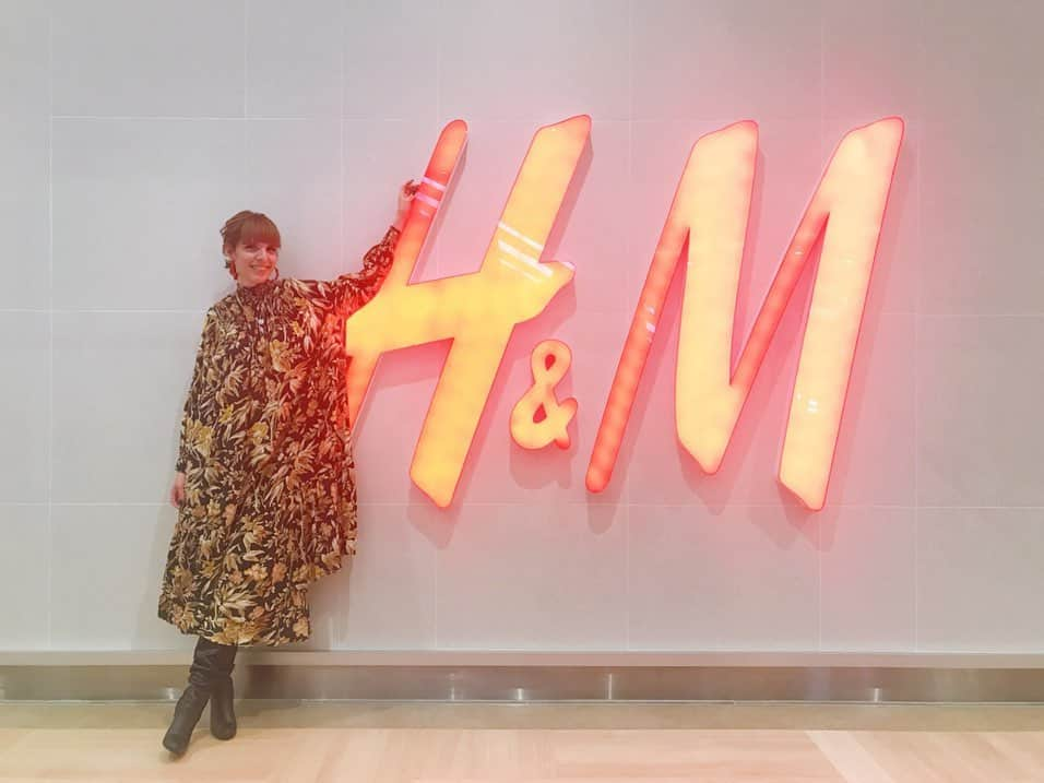 IVANさんのインスタグラム写真 - (IVANInstagram)「* 🎀✂️✨♥️♥️ Ribbon cutting ceremony  @hm Toyama💫🙏🏻 ファボーレ富山のオープニングテープカットセレモニーゲストで行かせて頂きました✨✨✨🥺💓 #ファボーレ富山 #hm #テープカットセレモニー #2度目のテープカットです♥ #なんと今回は #670人超えでした✨ #感謝感謝さん #また来ますねらぶ富山♥」10月19日 16時56分 - fresanaca