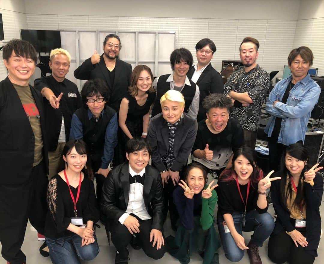 本間昭光のインスタグラム：「Mステ「きりん」制作メンバーです。ミュージシャンはもとより、ウチのアシスタントチームが譜面制作を頑張ってくれました。 #Mステ　#きりん」