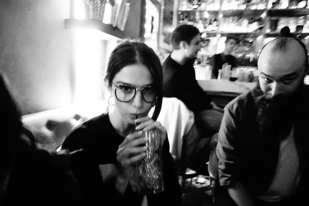 Ozge Gurelのインスタグラム：「@vyavas 🌗🌗 📷@serkancayoglu👊🏻」