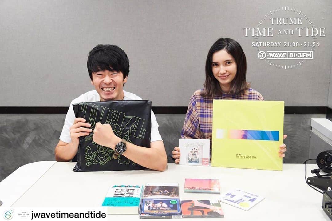 のインスタグラム：「「TRUME TIME AND TIDE」 今夜のゲストは 「株式会社カクバリズム」の代表取締役、角張 渉さん💿🎺🎶 在日ファンクやキセルといった個性的なアーティストを抱える インディーズレーベル「カクバリズム」は、 一体、角張さんのどのような哲学やモチベーションで 駆動しているのでしょうか？ 角張さんの過去・現在・未来を通して迫ります‼️ #jwave #TAT813 #市川紗椰 #trume #EPSON #土曜日夜9時スタート #カクバリズム #角張渉 #音楽 #レーベル #制作 #music #ライブ #マネージメント #アーティスト #リスナー #メール #紹介 #市川への質問募集中‼️ #radikoで聞けるよ📱」
