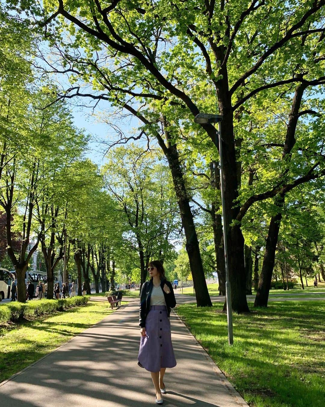 karen okajimaさんのインスタグラム写真 - (karen okajimaInstagram)「ㅤㅤㅤ ㅤㅤㅤ あ〜緑が沢山の所に行って癒されたい〜🌳 ここは、ラトビアのリガにあった広い公園☺️💓 緑が素敵〜✨ ㅤㅤㅤ ヨーロッパ旅行の写真は→ #okaji_Europe ㅤㅤㅤ  #ラトビア #リガ #リガ観光 #ラトビア共和国 #latvia  #riga  #おかじ旅行記 #岡島かれん  #バルト三国 #ポーランド #ヨーロッパ #kronvaldaparks #ヨーロッパ旅行 #海外旅行好きな人と繋がりたい #タビジョ #ヨーロッパ好き #ヨーロッパ好きな人と繋りたい」10月19日 20時26分 - karenokajima0318