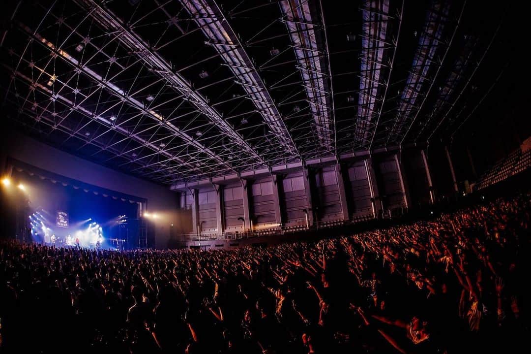 藤原広明のインスタグラム：「岡山県 川崎学園総合体育館 『川崎学園祭2019』  川崎学園のあなたにびっくらぶっ！！🦍🦍🦍🦍 photo by @junpeihiyoshi」