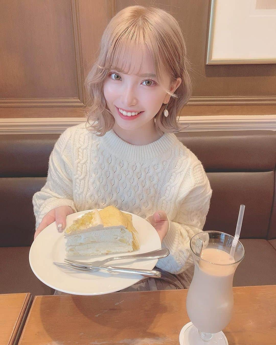 川崎成美さんのインスタグラム写真 - (川崎成美Instagram)「はーぶす🌰季節のものって食べたくなるよね🥺 #HARBS」10月19日 20時48分 - naru_1127