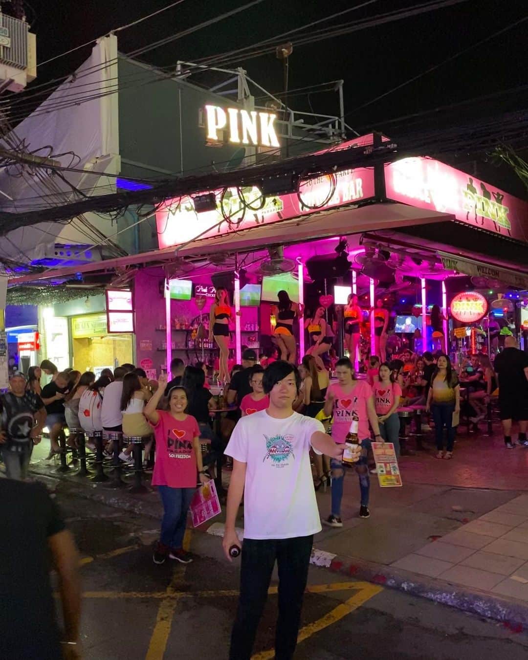否メンディーのインスタグラム：「in タイ」