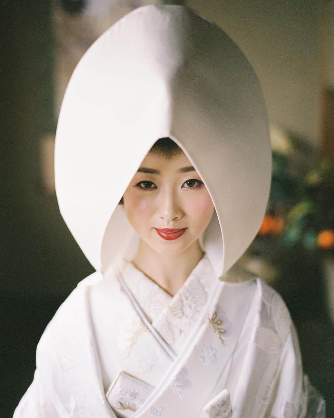 福井千佳さんのインスタグラム写真 - (福井千佳Instagram)「. . 誰よりも、輝ける人に。 . #花嫁衣裳#京都#町家撮影#kimono#japanesedress#はなよめ#白無垢#打掛#綿帽子#和婚をもっと盛り上げたい . . なれますように。 それが一番の、孝行で恩返しだと思ってる。 . . . . @weddingscenesnaoko  @kyoto.kimono.style  @clybymatthew . . #model#fashionmodel#모델#和装モデル#webモデル#関西モデル#partsmodel#作品撮り#フリーランス#freelance#福井千佳#chika_fukui#インフルエンサー#beauty#followme#style#おしゃれさんと繋がりたい#picoftheday#japan#handmadeaccessory」10月19日 21時02分 - chika291