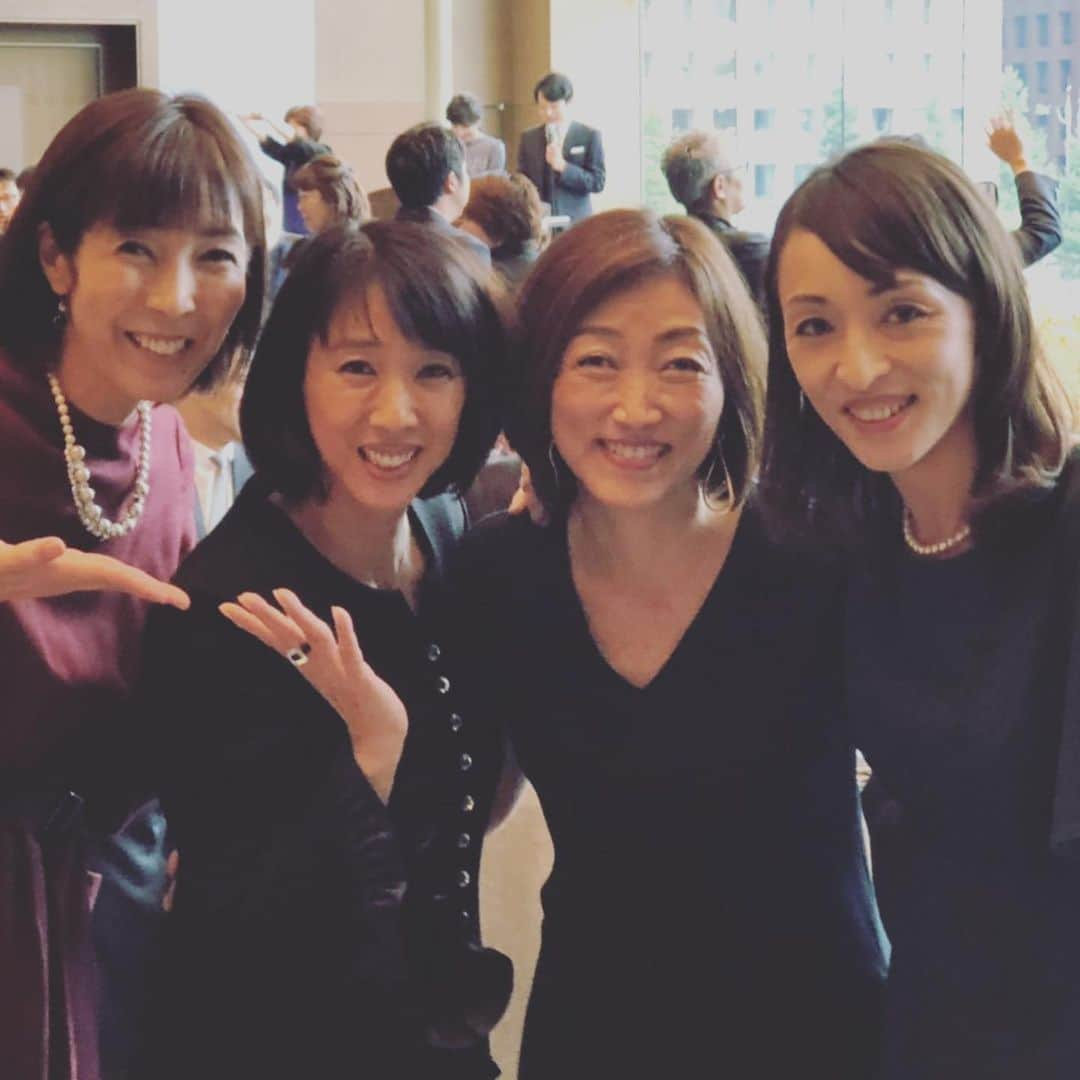 田中ウルヴェ京さんのインスタグラム写真 - (田中ウルヴェ京Instagram)「はなちゃんとこうたくんのWedding party! アスリートたくさん。 ソウル五輪仲間や大学仲間。そりゃ楽しい。 はなちゃんのおかげで久しぶりにとっても楽しい昔話ができました。 人のご縁は不思議なもので。 歳を経て有難さが増します。ありがたやありがたや。😍 So nice to see all Olympic and Paralympic athletes from different sports!!!」10月19日 21時09分 - miyako.tanaka.oulevey