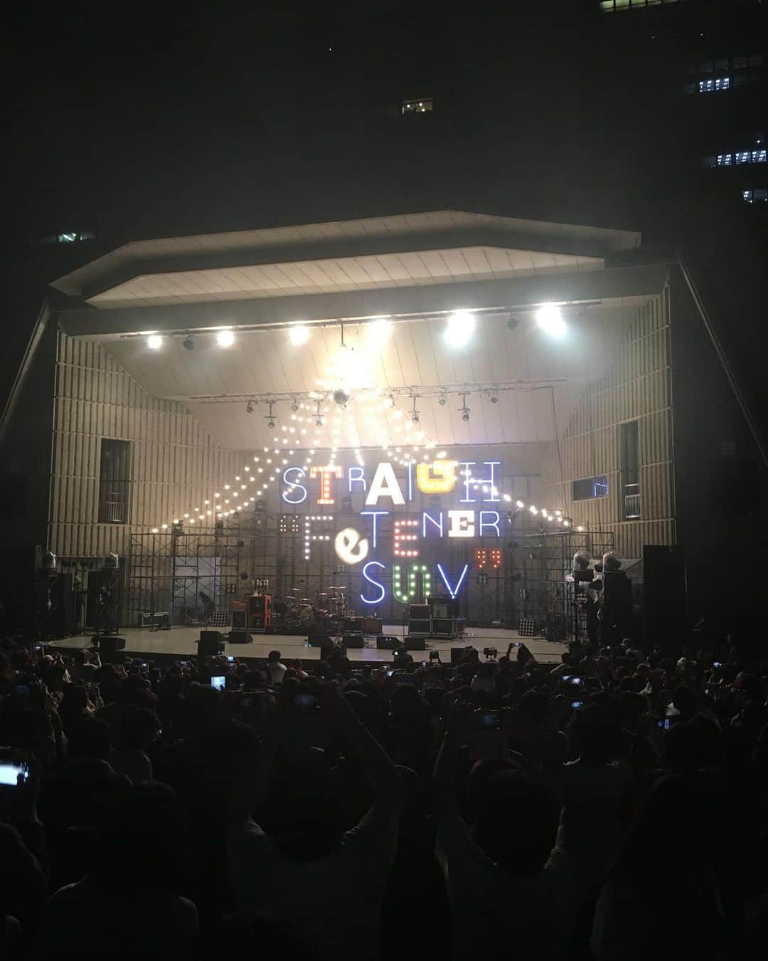 落合モトキのインスタグラム：「#ストレイテナー 野音っていいですね。 吉祥寺聞いちゃってさ おっしゃ！ 明日から頑張り🦵🏻🦵🏻 トルネードサーファーはトンダ マヂに裏技でした。」