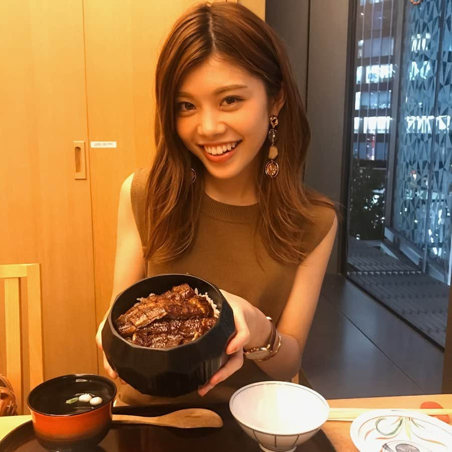 池田真子さんのインスタグラム写真 - (池田真子Instagram)「名古屋に行くと食べたくなるひつまぶし！！ ． ． ． 白ごはんってあまり普段進んで食べないけど、味のついたご飯になると好きなのかめちゃくちゃ食べる！！笑 ． ． ． 3段階で楽しめるのも良いよね＊° ． ． ． う巻きも美味しかった！！ ． ． ． ． ． 名古屋に行くとひつまぶしと手羽先はほぼ毎回食べてる気がする♪♪ ． ． ． ． ． ． 名古屋で美味しいお店あったら教えてください！！ ． ． #名古屋 #ひつまぶし #名古屋グルメ #名古屋めし #instagood #love #nagoya #hitsumabushi #instafood #food #foodstagram #instalike #instalove #photooftheday #picoftheday #좋아요환영 #먹스타그램 #맛스타그램 #맛집」10月19日 21時19分 - mako_ikeda