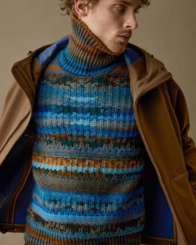 アルテアのインスタグラム：「AI19/20 Powerofknitwear #alteamilano #fashion #knitwear #cool #menswear #stripes #instagood #photooftheday」