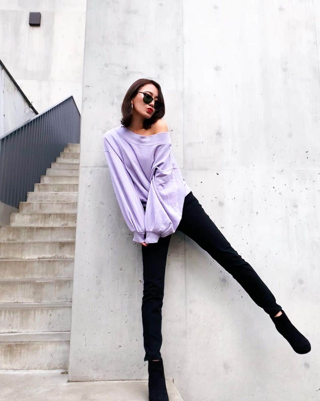 照井和希さんのインスタグラム写真 - (照井和希Instagram)「Outfit of the day #autumnfashion 💜 ． ． ． ．  #ootd #outfit #fashion #autumnfashion #code #black #omotesando #japan #mydog #love #tokyo #表参道 #原宿 #秋服 #hm #zara #azulbymoussy #sly #moussy #envym #emoda #forever21 #gyda #cuteanimals #愛犬#トイプードル#表参道カフェ #トイプードルカット #愛犬との日々」10月19日 21時54分 - kazu24ki