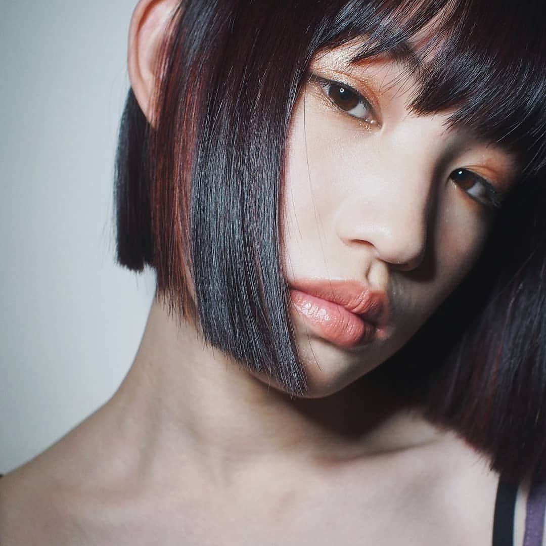 クマモトタツヤさんのインスタグラム写真 - (クマモトタツヤInstagram)「. ミオちゃん撮りだして4年経ちました。 初スイッチの時は中学生だった。 写真も4年分。 クマさんもう少し頑張るからな。 5年目もよろしく。  #ほしなめいく . .  Hair cut-styling / T.KUMAMOTO (switch) Hair color / NAO (switch) Make up / HOSHINA (switch) Guest / MIO (switch guest 5th year) Photo / T.KUMAMOTO (switch)  #kumaxMIOs #kumaxGIRLS #クマナリ #photobykumamoto」10月19日 21時54分 - tatsuya_kumamoto