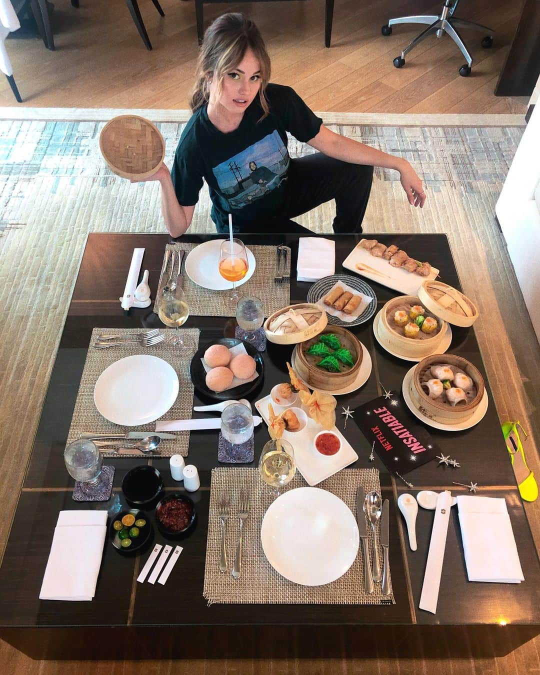 デビー・ライアンのインスタグラム：「legend has it if you stream @insatiable Szn2 on Netflix this weekend, all this dim sum arrives at your house. I just tried it, it actually works! fwd to 3 friends.  if you ignore, you’ll be haunted by the ghost of stella rose for 20 years ):」