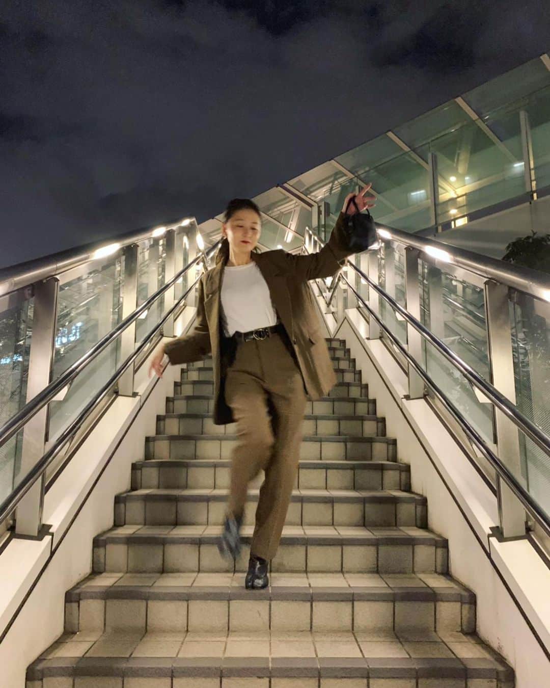海下真夕さんのインスタグラム写真 - (海下真夕Instagram)「. #JOKER 🃏🎬💃🕺 . . .  真似したくなって小躍りしたあの日の夜。 #20191006」10月19日 23時14分 - kaigeworld