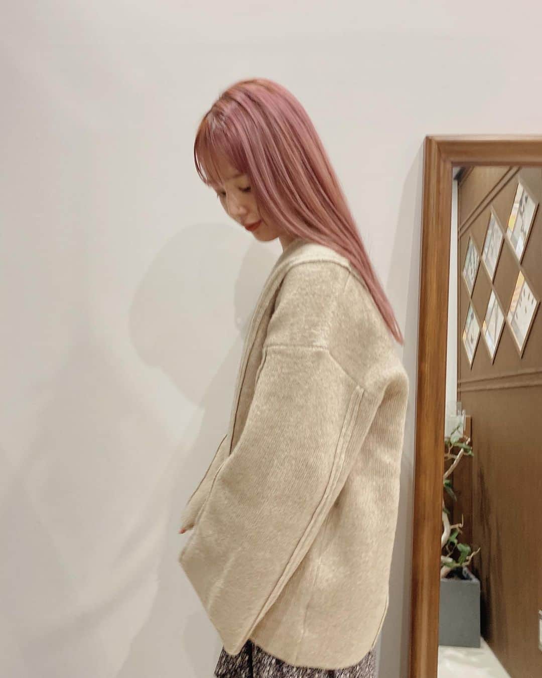 目見田早弥子さんのインスタグラム写真 - (目見田早弥子Instagram)「| 🧶 急に寒くなったので 厚手のカーディガンをおろしました👏🏻 @selectmoca #selectmoca」10月19日 23時16分 - sayako_memida