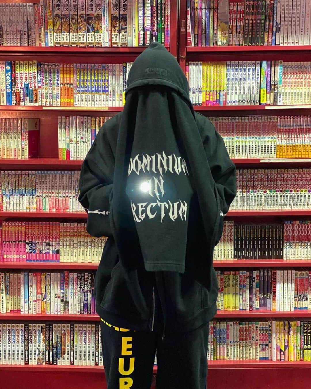 ヴェトモンさんのインスタグラム写真 - (ヴェトモンInstagram)「PRIVACY HOODIE & MORE - NEW SEASON NOW IN OSAKA @ayin_japan」10月19日 23時19分 - vetements_official