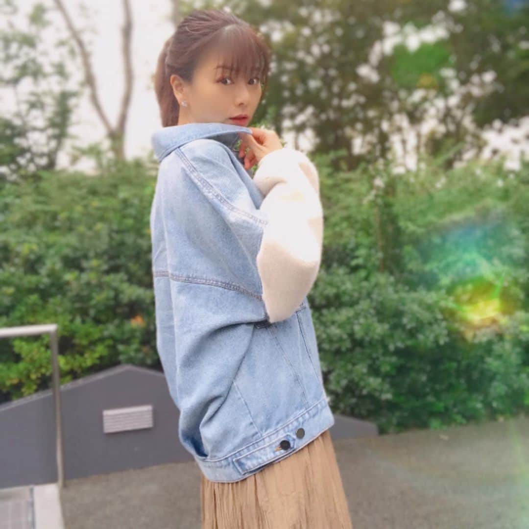 えれなさんのインスタグラム写真 - (えれなInstagram)「袖がモコモコ💘💘✨✨ 久しぶりに一目惚れです🥰  #fashion #denim  #denimjacket  @diagramofficial  #skirt @ungrid_official  #えれな」10月19日 23時47分 - elena1982312