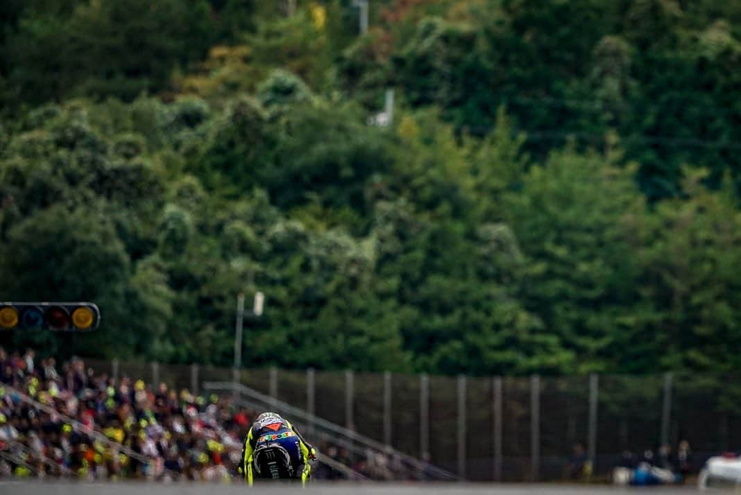 バレンティーノ・ロッシさんのインスタグラム写真 - (バレンティーノ・ロッシInstagram)「Twin Ring Circuit Motegi,Japan  Saturday,official practice 📸 @falex79」10月19日 23時51分 - valeyellow46