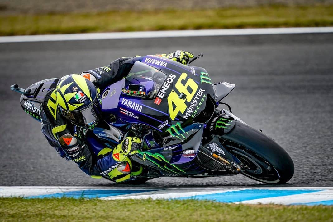 バレンティーノ・ロッシさんのインスタグラム写真 - (バレンティーノ・ロッシInstagram)「Twin Ring Circuit Motegi,Japan  Saturday,official practice 📸 @falex79」10月19日 23時51分 - valeyellow46