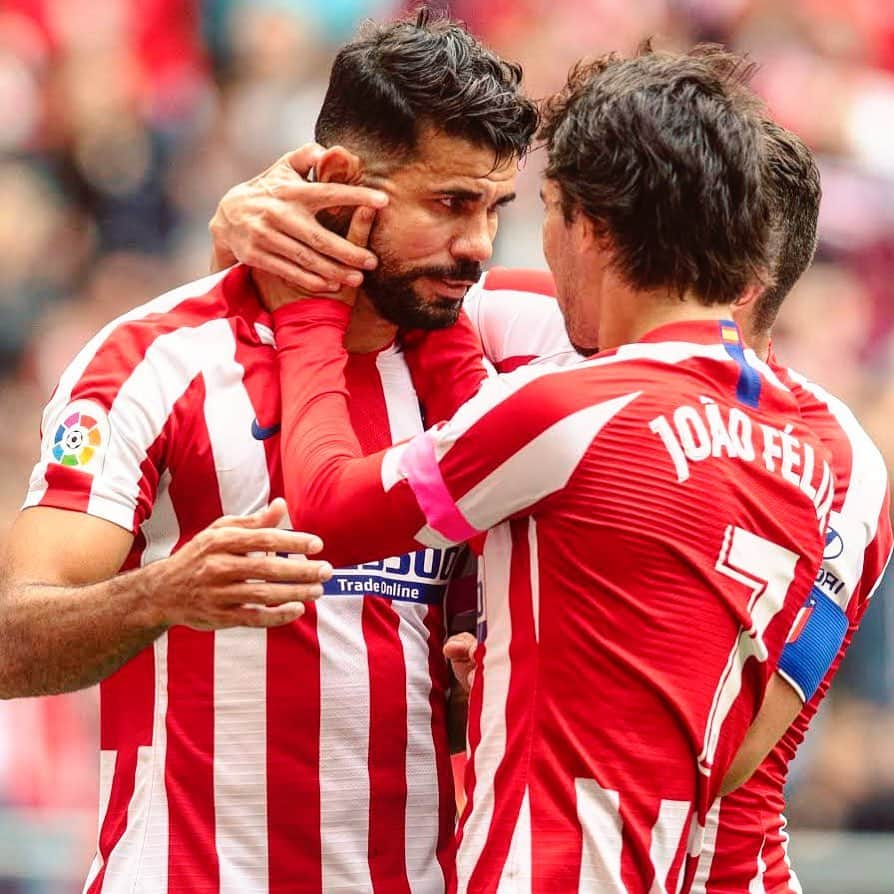 LFPさんのインスタグラム写真 - (LFPInstagram)「Everybody loves Diego! ❤️⚽️ • #Diego #Atleti #Friends #Goal #LaLiga #LaLigaSantander」10月19日 23時55分 - laliga