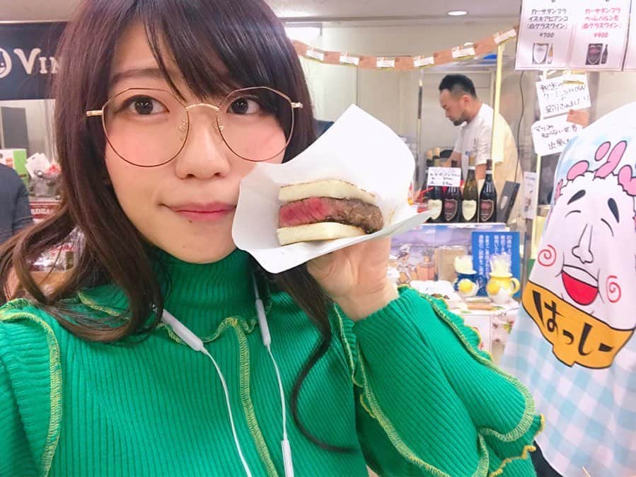ぱいぱいでか美のインスタグラム：「新宿小田急百貨店で開催中の「秋の食欲全開まつり」 昨日行ってきました〜❤︎ ꙳ #秋の食欲全開まつり #小田急百貨店新宿店  #食べあるキング #フォーリンデブはっしー さん ꙳ 明日というか日付超えて今日！ 10/20(日)まで開催中の「秋の食欲全開まつり」 昨日というか日付超えて一昨日！ 行ってきました〜〜〜 はっしーさん主催の「食べあるキング」さんたち一推しだけあって 全部めちゃくちゃ美味しかったです❤︎❤︎❤︎ 日曜日おでかけ予定迷ってた方におすすめだよ〜」