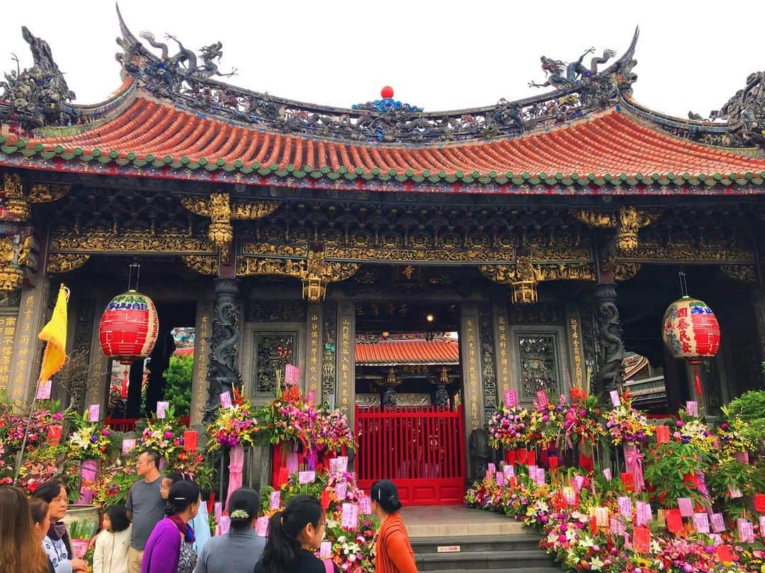 タカシさんのインスタグラム写真 - (タカシInstagram)「台湾トラベルツアー来てくれた人！  マジでありがとうな😊 最高な旅やったで(^-^) #超特急 #台湾 #龍山寺 #行天宮」10月20日 0時25分 - takashi_yade07