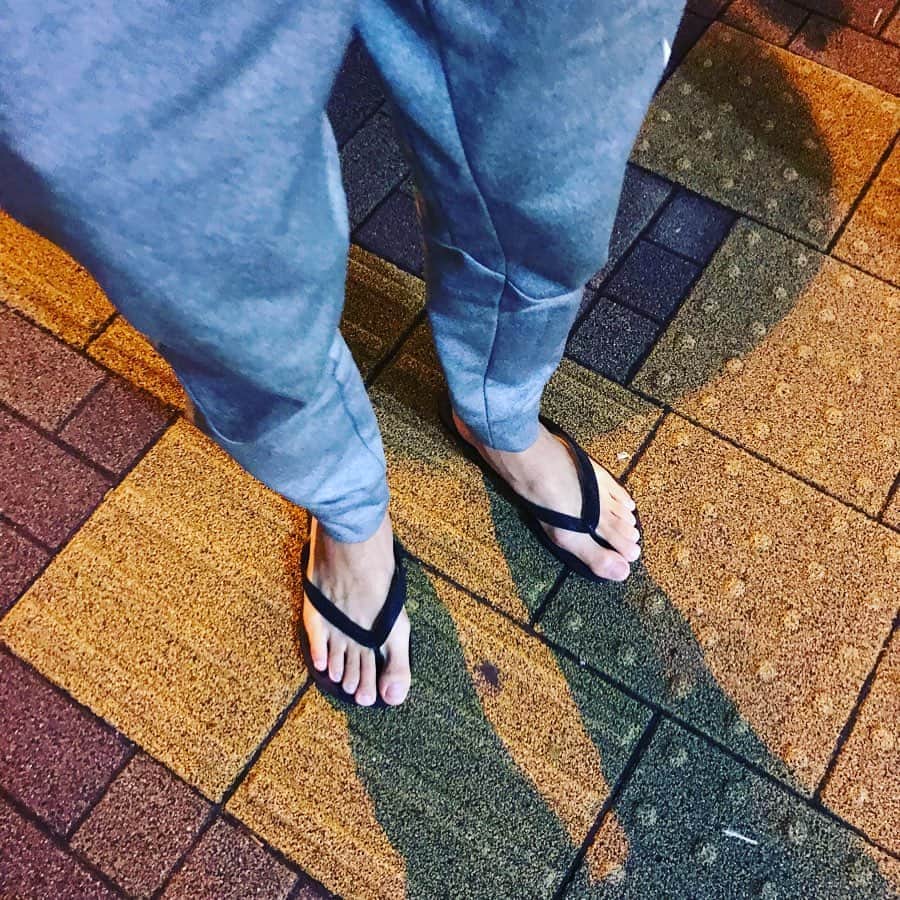 進祐哉のインスタグラム：「夏にしがみつく男、遂にハーフパンツ卒業👏 終わらない夏🍉  #のんき君」
