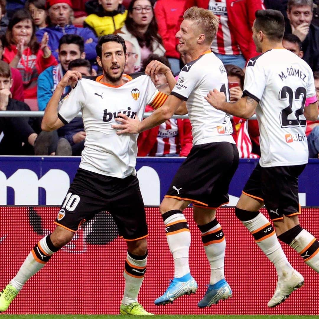 LFPさんのインスタグラム写真 - (LFPInstagram)「Dani Parejo with the SCREAMER! 🚀 • #Parejo #Valencia #Screamer #LaLiga #LaLigaSantander」10月20日 0時56分 - laliga