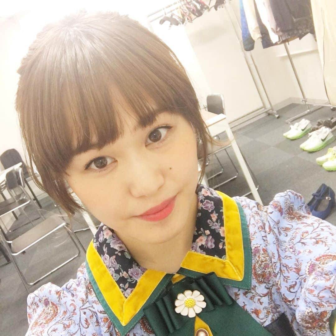 Nao☆ さんのインスタグラム写真 - (Nao☆ Instagram)「今日は仙台darwinありがとうございました😋🌼 とっても楽しかったし、凄く良いツアースタートがきれました✨ 後6カ所も全力でみんなと楽しんで行きたいと思いますので宜しくお願いします😊✊✨ 次は長野でお会いしましょう☺️🌼✨ 新衣装るんるん😆💚✨」10月20日 1時02分 - nao_ngc